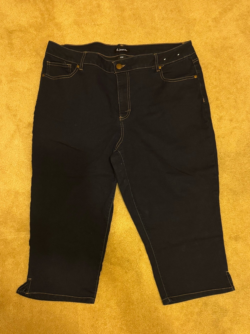 d. jeans Black Cropped Capri Jeans